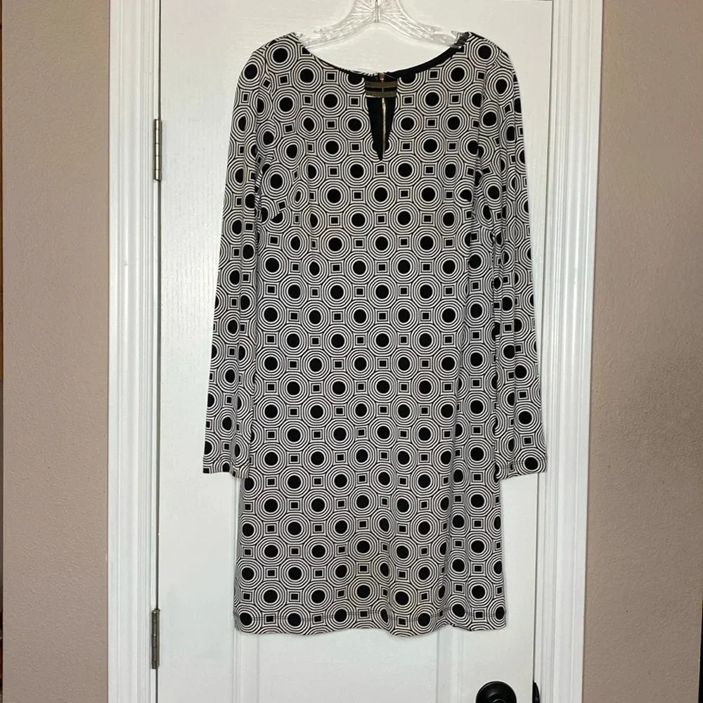 Vince Camuto Women's V-Neck Geometric Print Long Sleeve‎ Dress Size 6 Pre-Owned